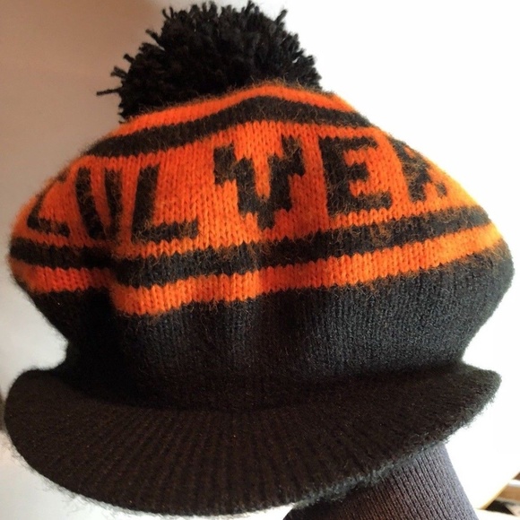 vintage golf hat with pom pom